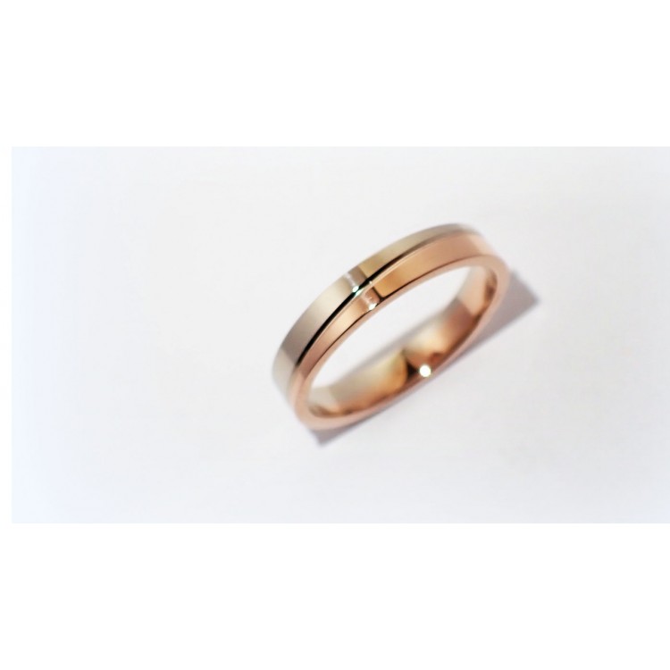 Обручальное кольцо с белым золотом