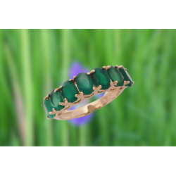 Auksinis žiedas su žaliais oniksais