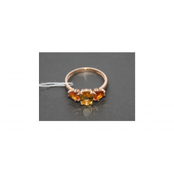 Gold ring with beryl and sapphires