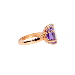 Gold ring with synthetic amethyst