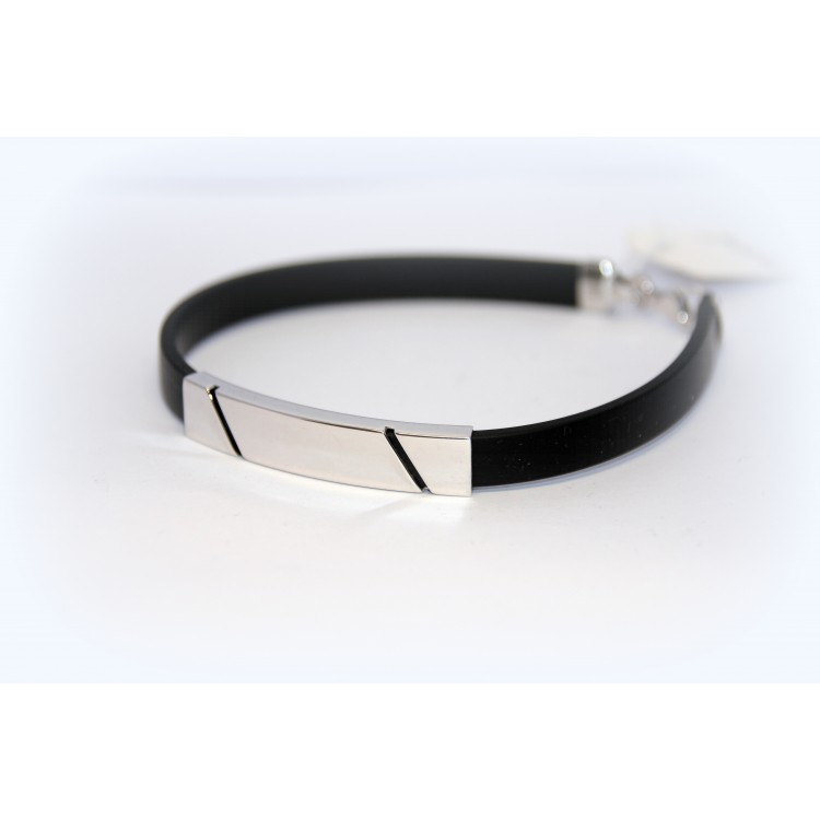 Silver bracelet with rubber