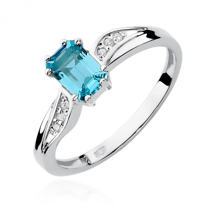 White gold ring with topaz and diamonds