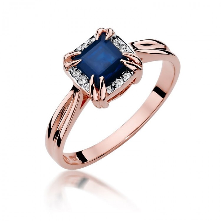 Gold ring with sapphire and diamonds