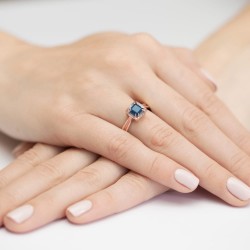 Gold ring with sapphire and diamonds