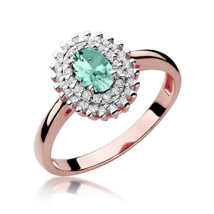 Gold ring with emerald and diamonds