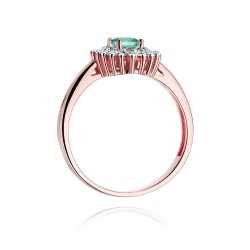 Gold ring with emerald and diamonds