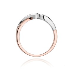 Gold ring with diamond
