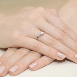 Sužadėtuvių žiedas 0,21ct Lab. briliantu